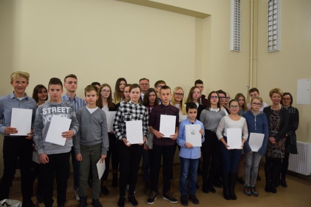 Nowy Dwór Gdański. 24 uczniów zostało przyjętych do programu "Zdolni z Pomorza - powiat nowodworski". Projekt przewiduje dodatkowe zajęcia dla najbardziej uzdolnionych uczniów z Żuław i Mierzei.