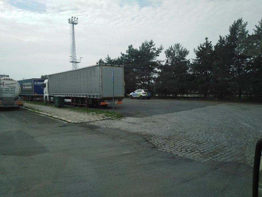 Dramat na parkingu w Czechach. Polski kierowca TIR-a znaleziony martwy