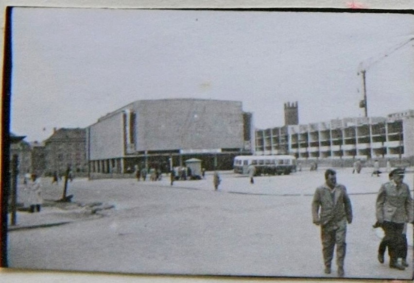 Początek lat 60-tych i budowa bloku przy ul. Grodzkiej 1.