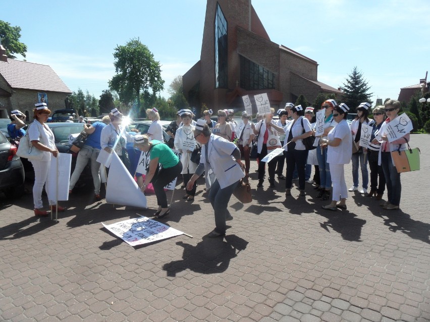 Protest pielęgniarek w Myszkowie ZDJĘCIA