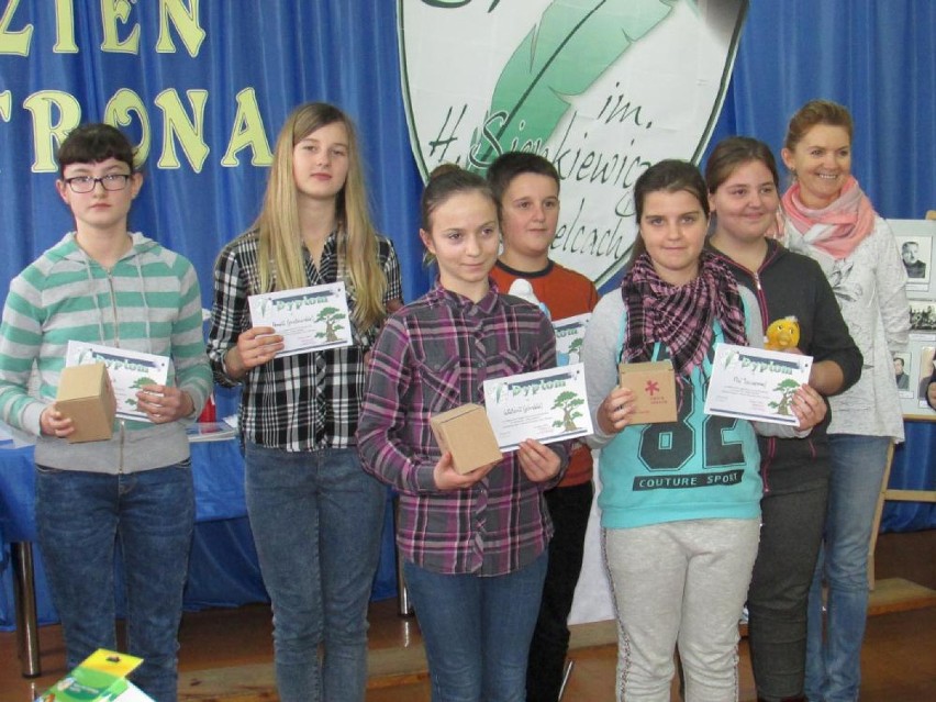 SP w Strzelcach: Uczniowie odebrali nagrody za udział w...