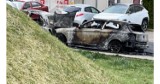 W Zgorzelcu, przy ulicy Iwaszkiewicza, spłonęły wczoraj trzy samochody. Czy doszło do celowego podpalenia? [ZDJĘCIA I FILM]
