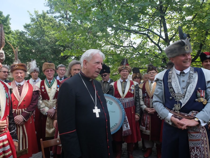 Na 90. urodziny ks. inf. Jerzego Bryły, kapelana Bractwa Kurkowego - Platan w Parku Strzeleckim
