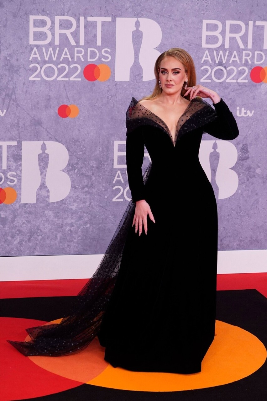 Adele obchodzi swoje 35. urodziny. Zobacz, jaka była jej droga do sukcesu i jaką przeszła metamorfozę. Gwiazda schudła 50 kg 