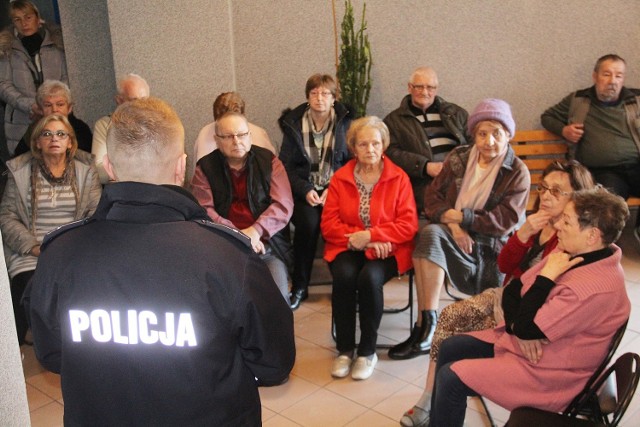 Spotkanie w Domu Seniora w Kaliszu. Rozmowy głównie o bezpieczeństwie