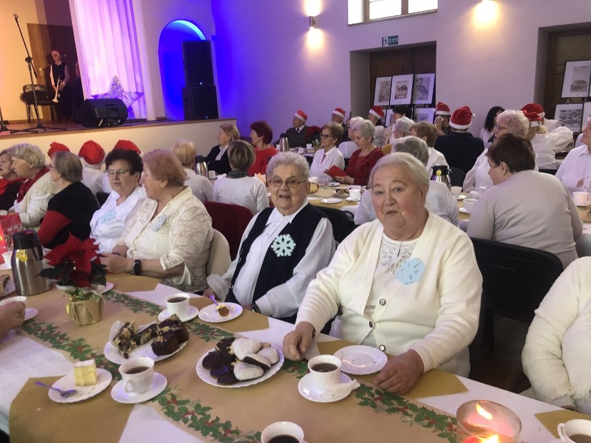 Świąteczne spotkanie seniorów w Domu Kultury w Objezierzu 