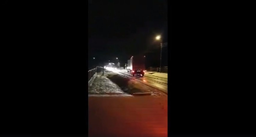 Kierowca ciężarówki nie miał szans zapanować nad samochodem