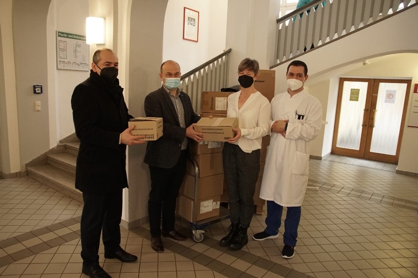 Szpital w Goerlitz podarował lekarstwa i opatrunki. Transport ze Zgorzelca na Ukrainę wyruszy niebawem