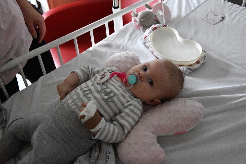 Pola leczy się na pediatrii w Rybniku. ma problemy z oddychaniem z powodu RSV wirusa