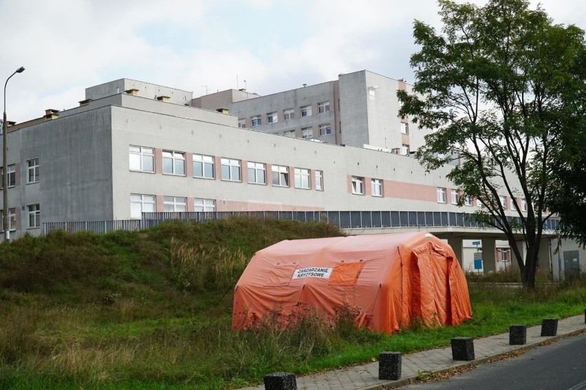 Szpital przy ul. Szwajcarskiej pokazano od środka w...