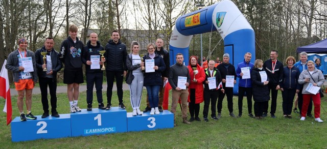 W części sportowej pikniku „3MAJ FLAGĘ” w Postominie odbyły się biegi oraz marsz nordic walking.