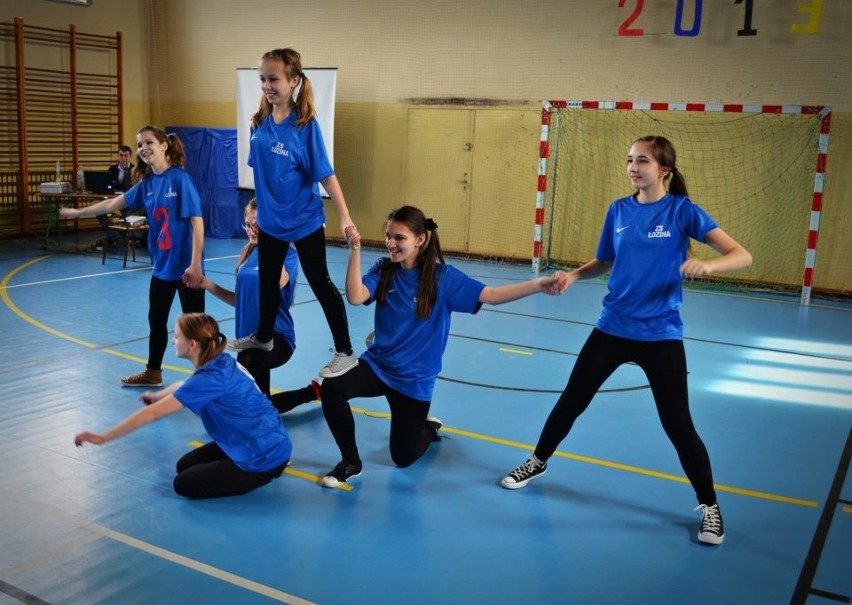 Dzieci z gimnazjów zatańczyły w Długołęce na turnieju aerobiku