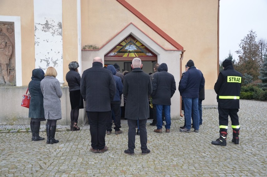 Pogrzeb księdza Bogdana Niparko, proboszcza parafii w Wilkowie koło Głogowa