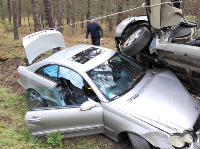 Dzisiaj, 24 września, na drodze DK 27 miedzy miejscowością Dąbrowiec, a przejazdem kolejowym przed Nowogrodem Bobrzańskim zderzyły się 3 samochody osobowe