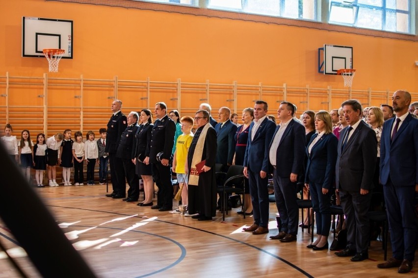 Otwarto nową salę gimnastyczną przy Szkole Podstawowej w Jankowicach