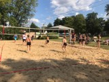 Plażowa siatkówka o puchar burmistrza Drzewicy z zawodniczkami Szkoły Mistrzostwa Sportowego z Warszawy (FOTO)