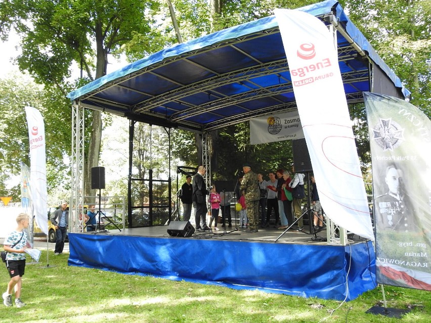 Dzień Otwartych Koszar w Łomży. Mieszkańcy bawili się na pikniku militarnym [zdjęcia]