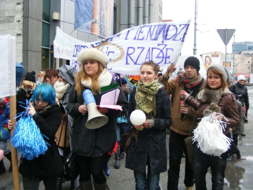 Marsz w obronie MDK-ów w Poznaniu