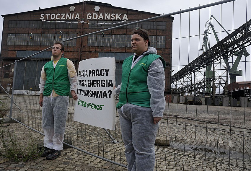 Gdańsk: Aktywiści Greenpeace protestowali. Transparent na budynku Stoczni Gdańskiej