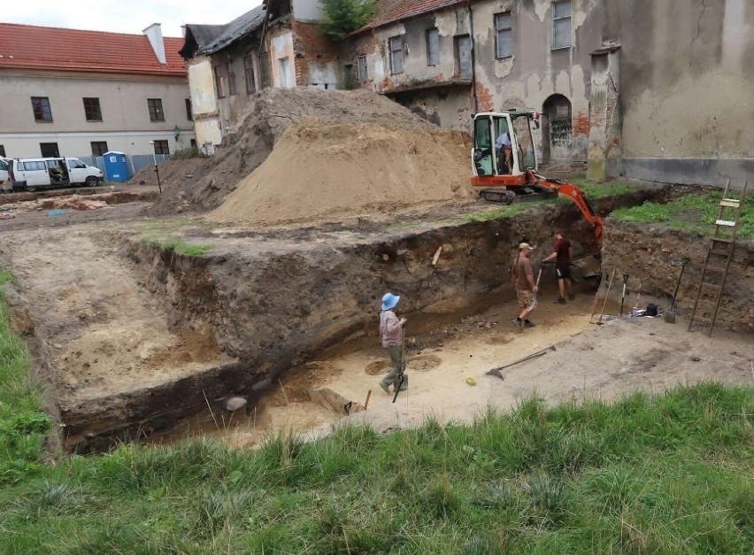 Badania archeologiczne kamienic przy Rwańskiej i Rynku w Radomiu. Muzeum imienia Jacka Malczewskiego szykuje się do remontu