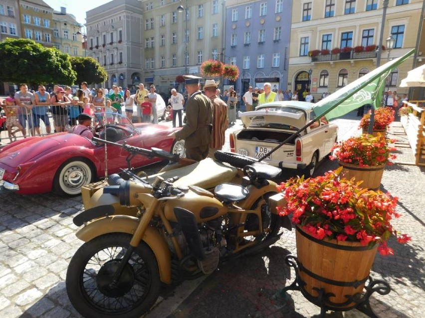 VI Wałbrzyski Międzynarodowy Rajd Pojazdów Zabytkowych "Śladami Tajemnic" odbędzie się w dniach 3 - 5 sierpnia