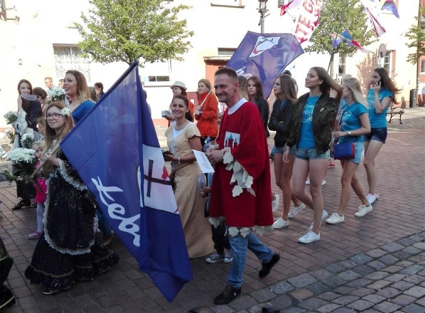 Promocja Malborka w Łebie. Urzędnicy prezentowali ofertę miasta podczas święta Łeby