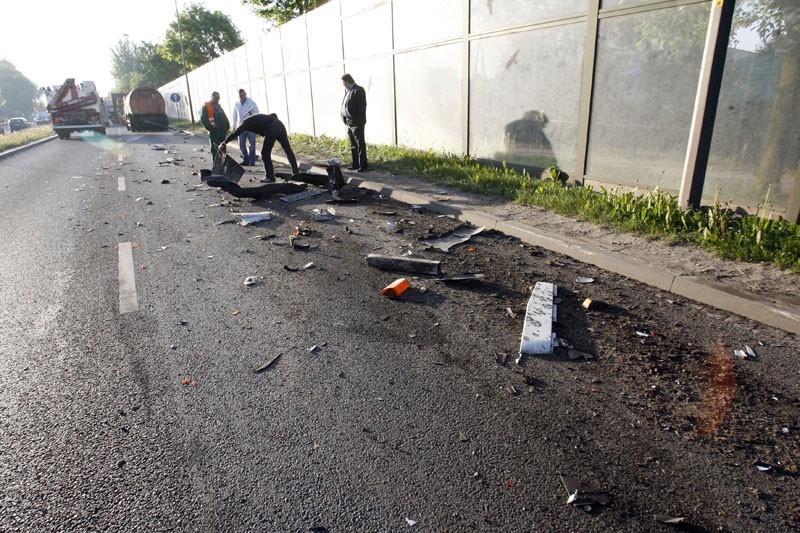 Legnica: Wypadek tira, bus stanął w płomieniach (FOTO)