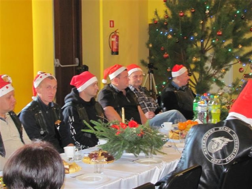 Żarki: Mikołaj obdarował prezentami osoby niepełnosprawne ze Środowiskowego Domu Samopomocy FOTO