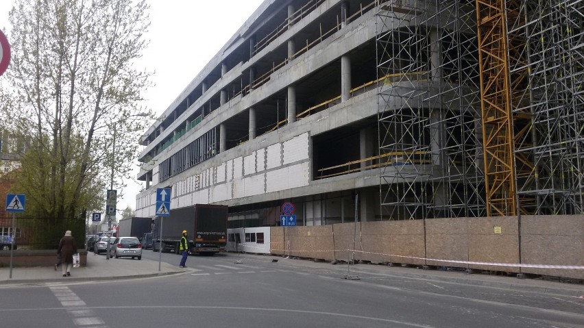 Budowa Supersamu w Katowicach idzie do przodu. Nowi najmujący [NOWE ZDJĘCIA]
