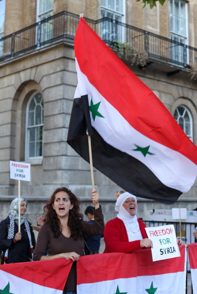 Protesty poparcia dla syryjskiej opozycji z Londynie (http://www.flickr.com/photos/zoonabar/5809046743/in/photostream/)