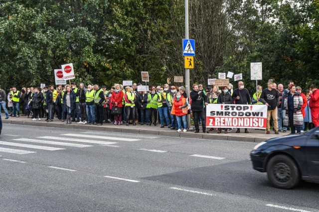 Zorganizowane masowe protesty mieszkańców Siernieczka, którzy nie chcą żyć w smrodzie, rozpoczęły się w 2019 roku.