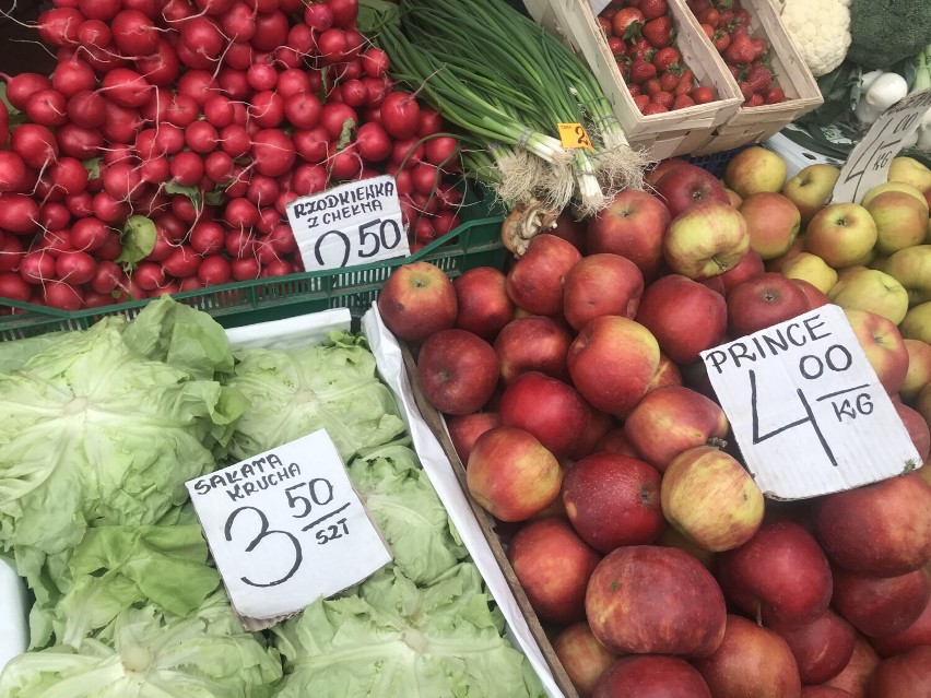  Ceny truskawek i nowalijek na chełmskim bazarze nadal wysokie. Fasolka szparagowa bije rekordy! Zobacz zdjęcia