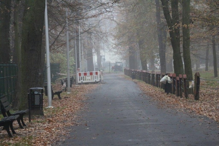 Trwają prace przy budowie sieci kanalizacyjnej i...