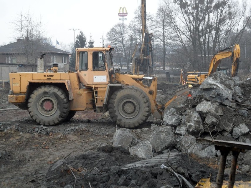 Na placu budowy Lidla trwają prace ziemne