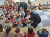 Przedszkolaki z gminy Krokowa gotowe na bezpieczne wakacje dzięki zajęciom z policjantami | NADMORSKA KRONIKA POLICYJNA