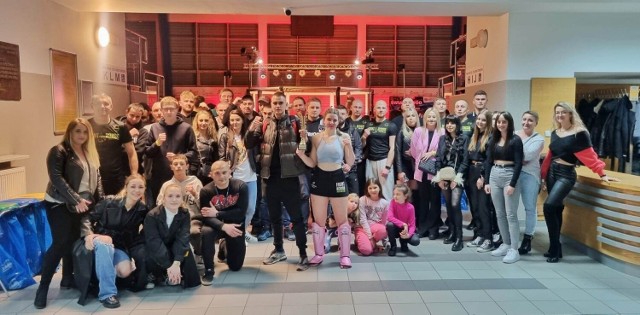 Liczna reprezentacja zawodników i zawodniczek Fight House Nowy Sącz