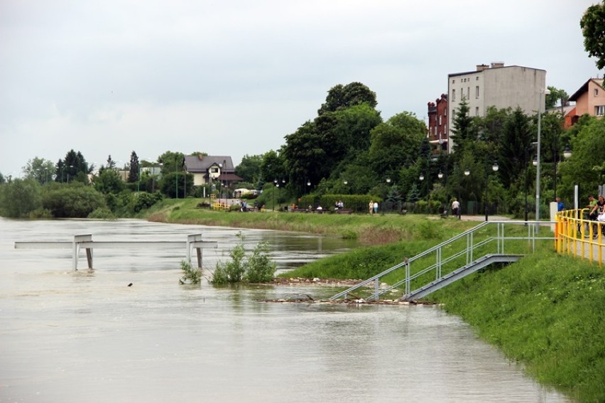 Wisła w Tczewie wylała, ale od jutra poziom wody ma się obniżać