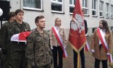 "Pod biało-czerwoną" - finał projektu ZSP w Kamieńsku. Flaga uroczyście podniesiona na maszt