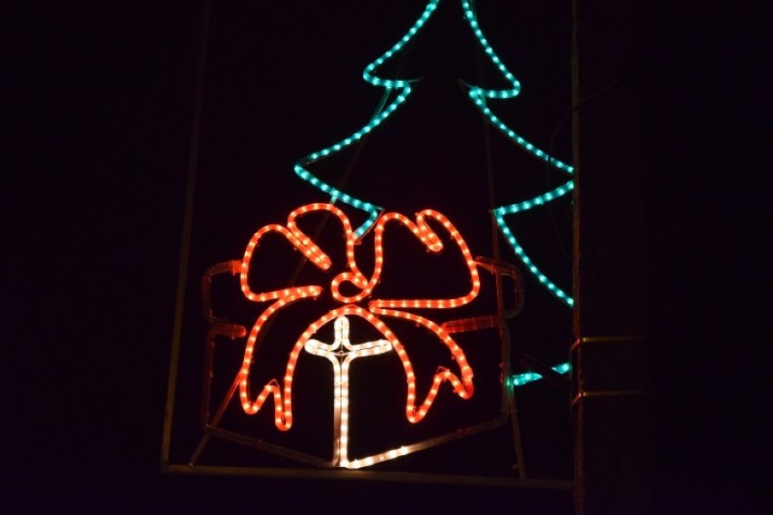 Nowy Dwór Gdański. Świąteczna iluminacja na ulicach miasta