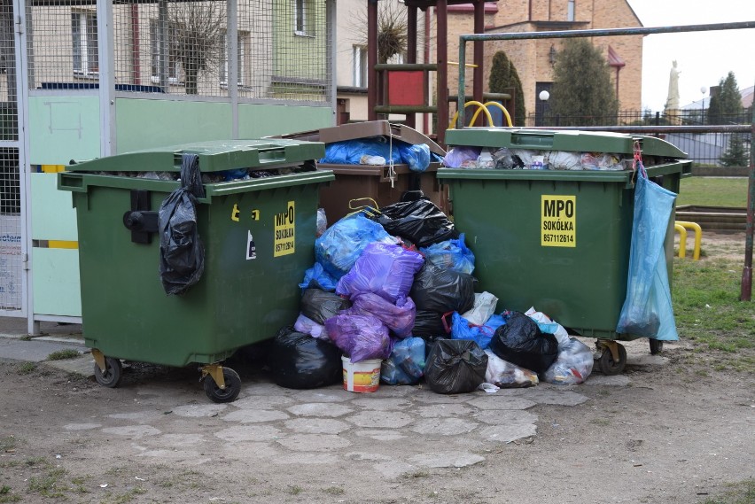 Sokółka. Burmistrz rozważa kary umowne dla MPO za zalegające śmieci na ulicach 