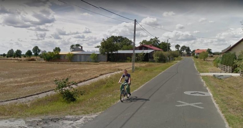 Mieszkańcy powiatu pleszewskiego w Google Street View