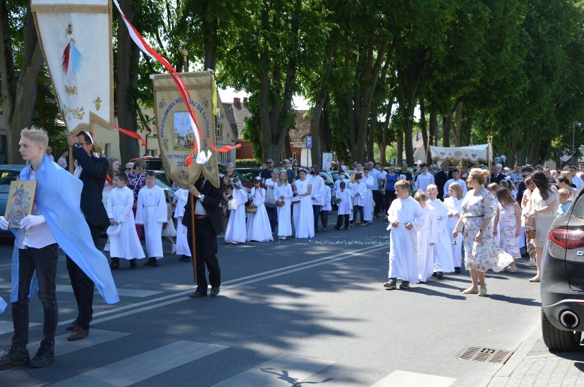 Przez Goleniów przeszły procesje Bożego Ciała. Parafia p.w. św. Jerzego [GALERIA]