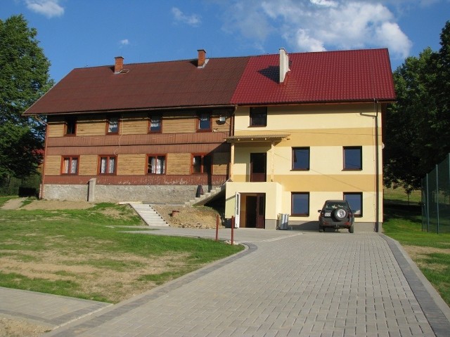 Budynek schroniska młodzieżowego w Rajczy-Nickulinie.