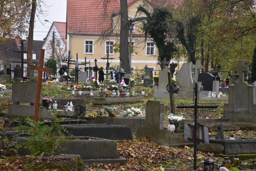1 listopada na starym cmentarzu w Prabutach odbyła się...