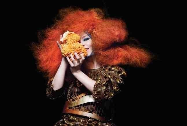 Björk, 4 lipca, godz. 22, Main Stage 

Islandzka wokalistka,...