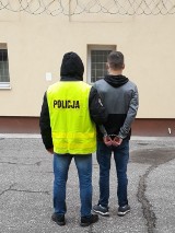 Narkotyki w mieszkaniu w Piotrkowie. Policja zatrzymała trzech mężczyzn w wieku 19 i 18 lat
