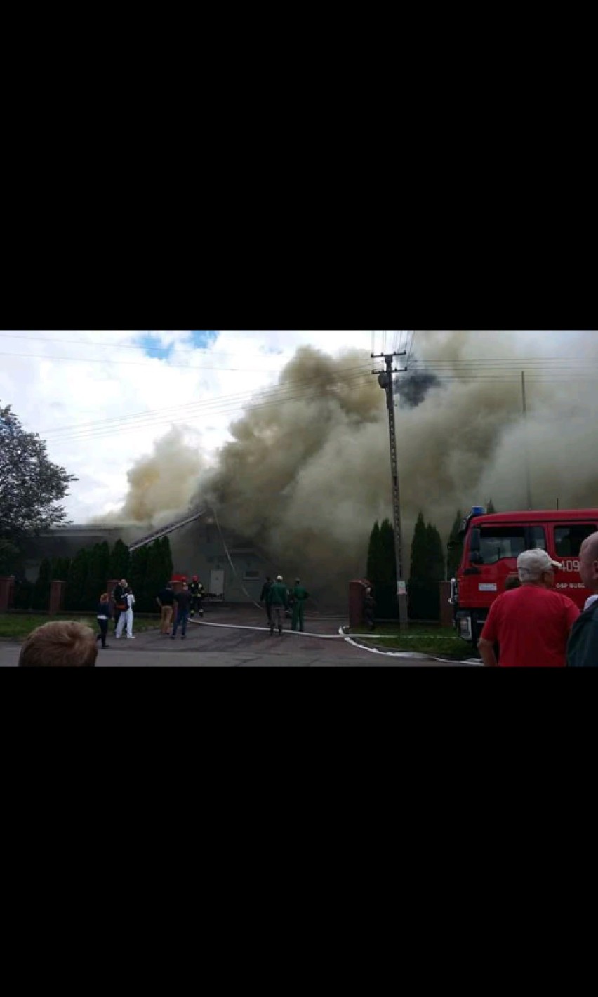 Pożar w Bukowcu. Ogień pojawił się na terenie zakładu "Danmis"