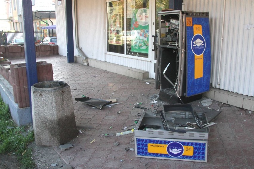 Na kieleckim Czarnowie złodzieje wysadzili w powietrze bankomat. Ukradli pieniądze