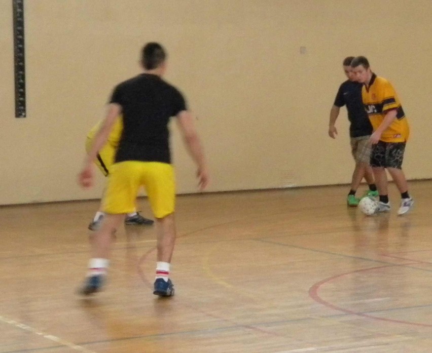 Krokowa. Ruszyła liga piłki nożnej halowej Ugoool - Futsal 2013