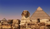Najsłynniejsza atrakcja Egiptu zamknięta na wakacje. Dlaczego turyści nie zwiedzą piramidy Cheopsa podczas letniego urlopu w kraju faraonów?
